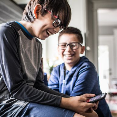 KidsVision_Sept2019_Blog_Boys_phone